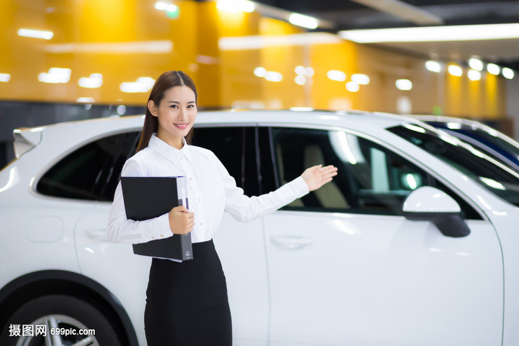 汽車銷售行業的商務女性 駕馭挑戰，成就非凡